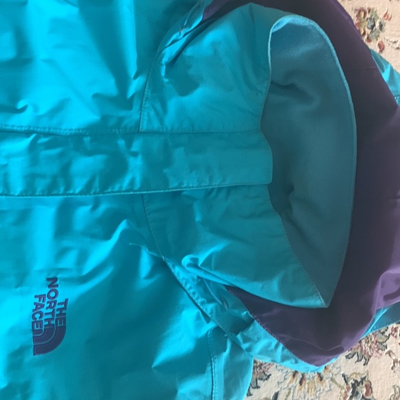 North face rain jacket size small. - Picture 3 of 15